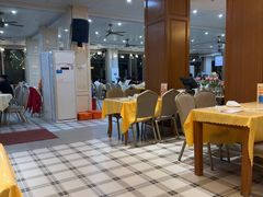 -鹏城人家海鲜酒家·23年老字号(较场尾店)