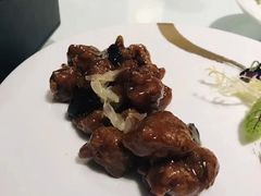 黑蒜柚子咕咾肉-宝丽轩中餐厅BAOLIXUAN