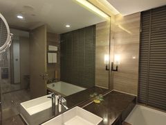 -上海松江假日酒店