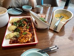 -有红鸡毛店·川菜(建设路店)