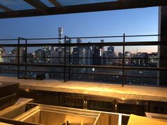 -The ROOF (通盈中心店)