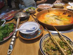 -洱火云南酸菜牛肉火锅(石景山当代商城店)