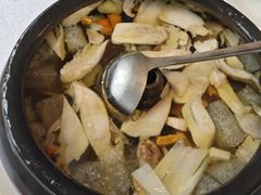 四小时干蒸蒸馏时令鲜菌汽锅鸡-云腾食府·云南菜