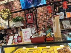 面包甜点陈列柜-熊叔熊婶面包房(团结湖店)
