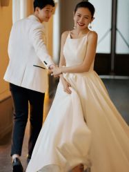 -莫兰迪婚纱摄影