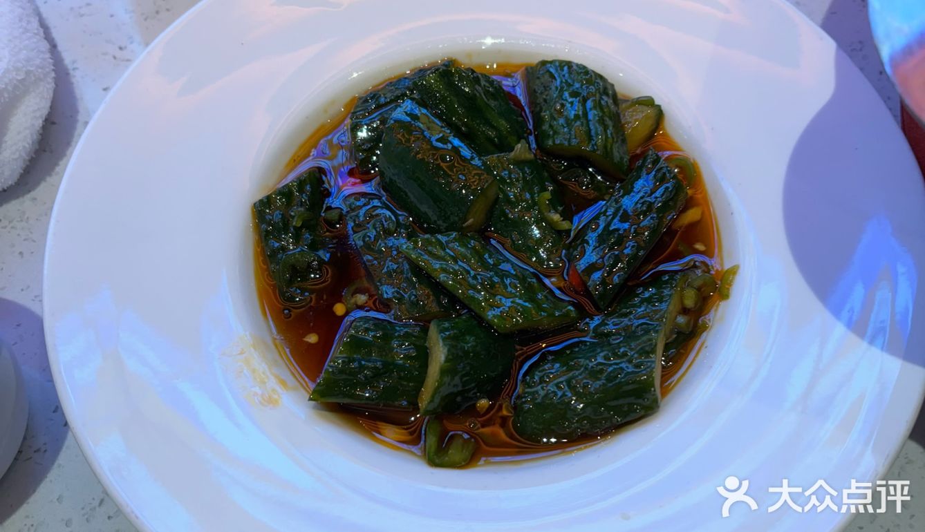 都能轻松享受这一份鸡爪煲 店内装修风格独特