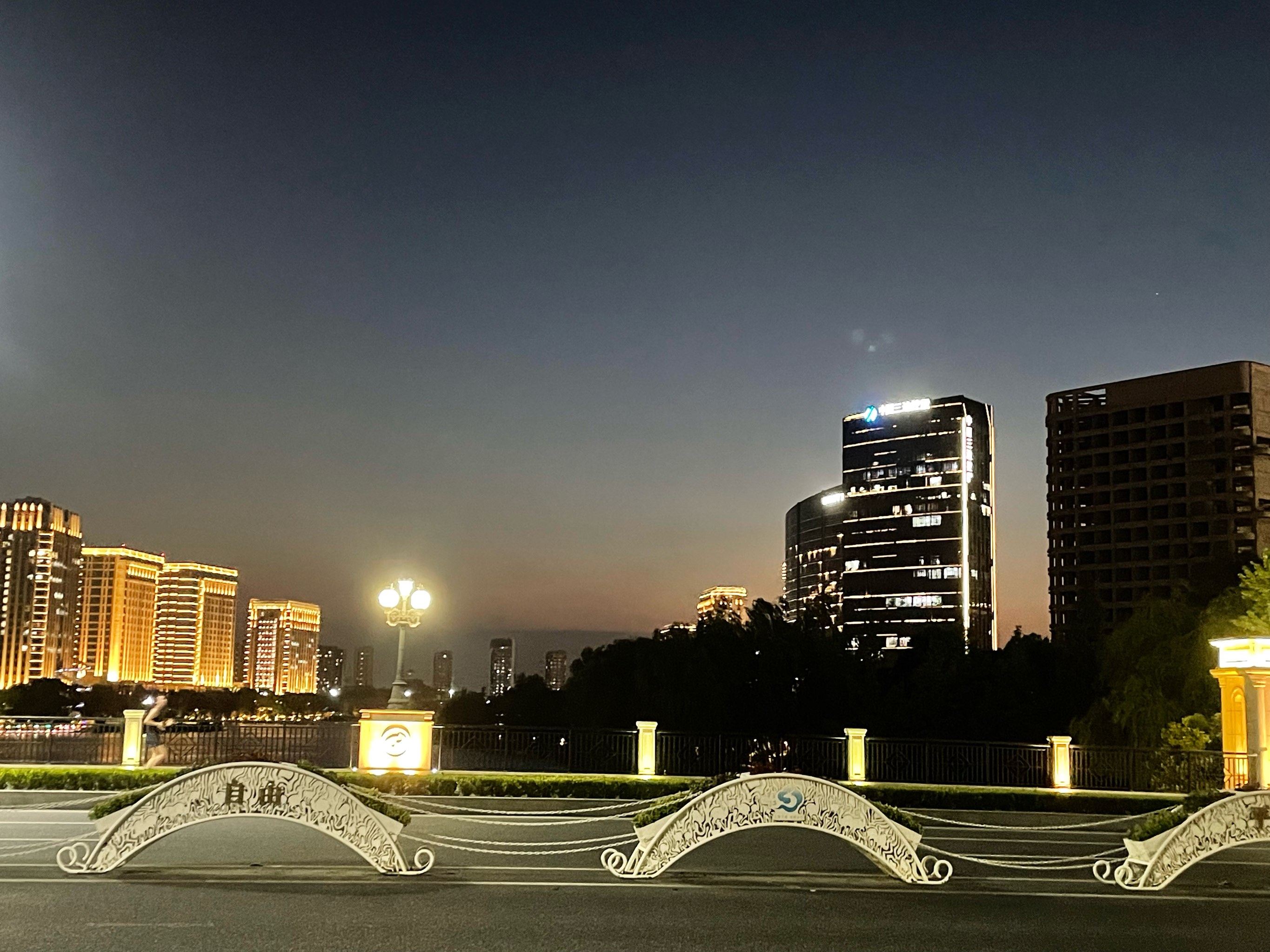 上海松江网红夜景图片