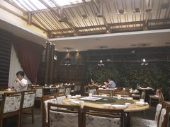 大堂-阿瓦山寨·湘菜现炒·剁椒鱼头王(咸阳总店)