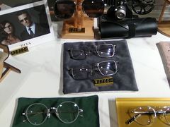 -肆兮眼镜·蔡司·徕卡战略合作店(大坪店)