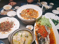 -凤凰湘语·平价海鲜餐厅(浦东旗舰店)