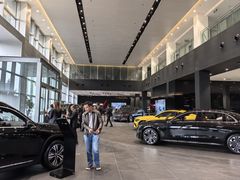 -奔驰上海利星(七宝店)