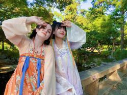 -一揽芳华汉服旗袍体验馆(拙政园店)