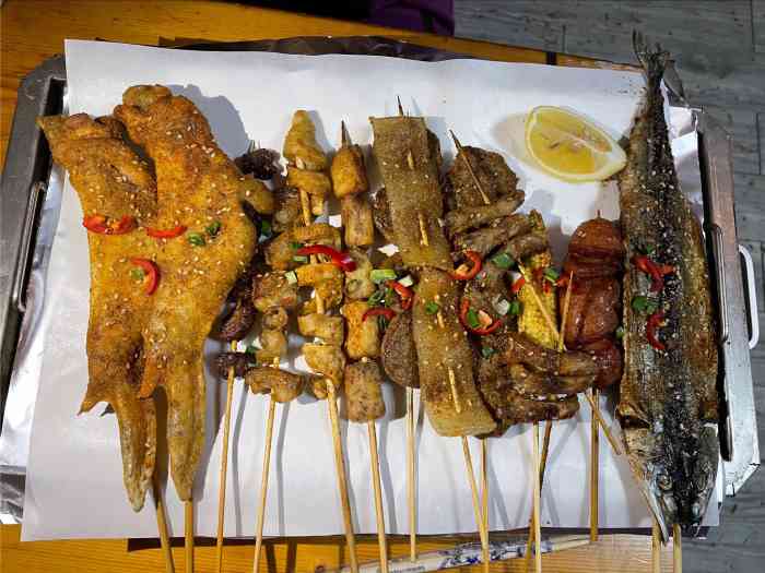 夜猫烧烤-"叫外卖,比预期时间提前到达,鸡翅香脆挺好.