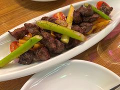 黑椒香蒜牛肉粒-MR.ROCKY洛奇先生RESTAURANT&BAR(宝安壹方城店)