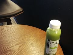 -星巴克臻选(上海虹桥新天地三店)