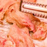 一道菜俘获你的芳心，论好吃还是牛周周·韩国烤肉的特色综合烤牛肠拼盘、无限续海带汤好吃