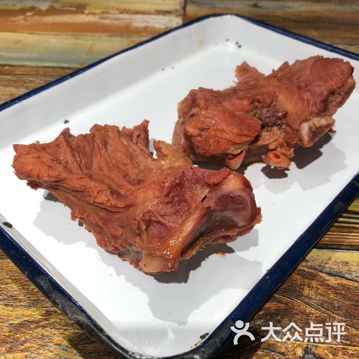 吃惑狼肉骨頭圖片 - 第2張