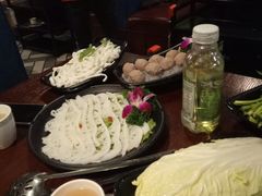 -重庆爽翻天老火锅(临平万达广场店)