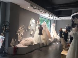 -艾米丽婚纱礼服