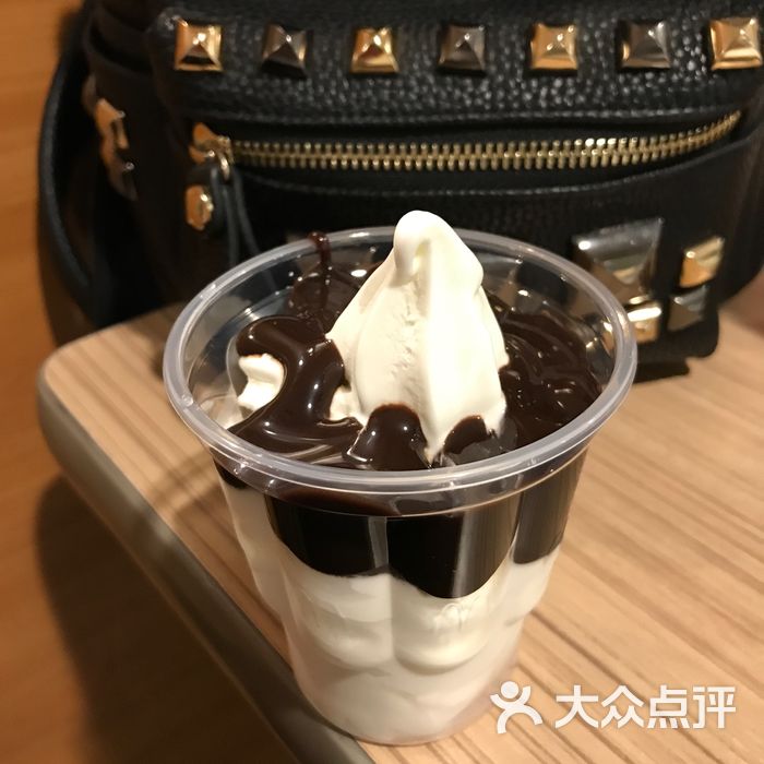 麦当劳 巧克力圣代