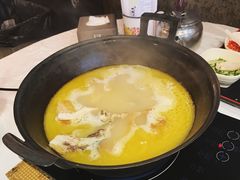 -鲜入围煮花胶鸡海鲜火锅