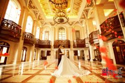 -现代经典婚纱摄影(光明北路尊荣总店)