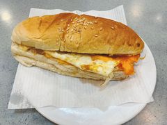 招牌咸牛肉芝士猪仔包-华嫂冰室(尖沙咀店)