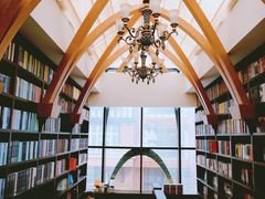 -钟书阁(松江泰晤士小镇店)