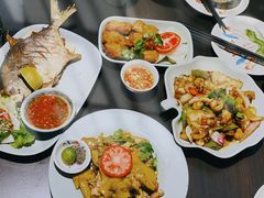 -大头虾越式风味餐厅(光明广场店)