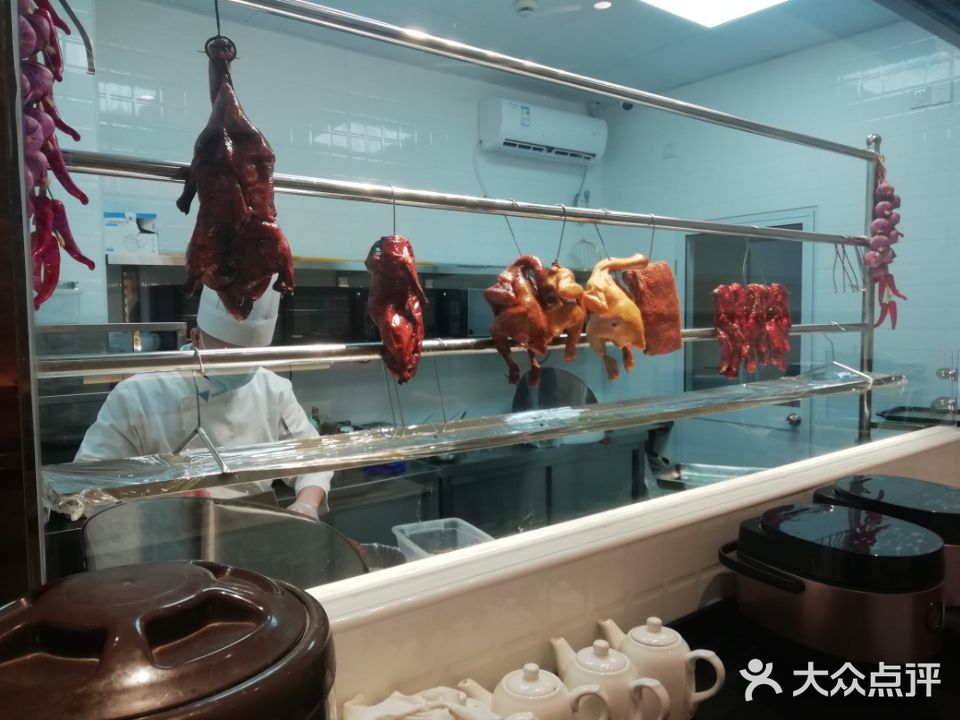 只能到店里来点。虾仁炒蛋 很滑很嫩，有水平
