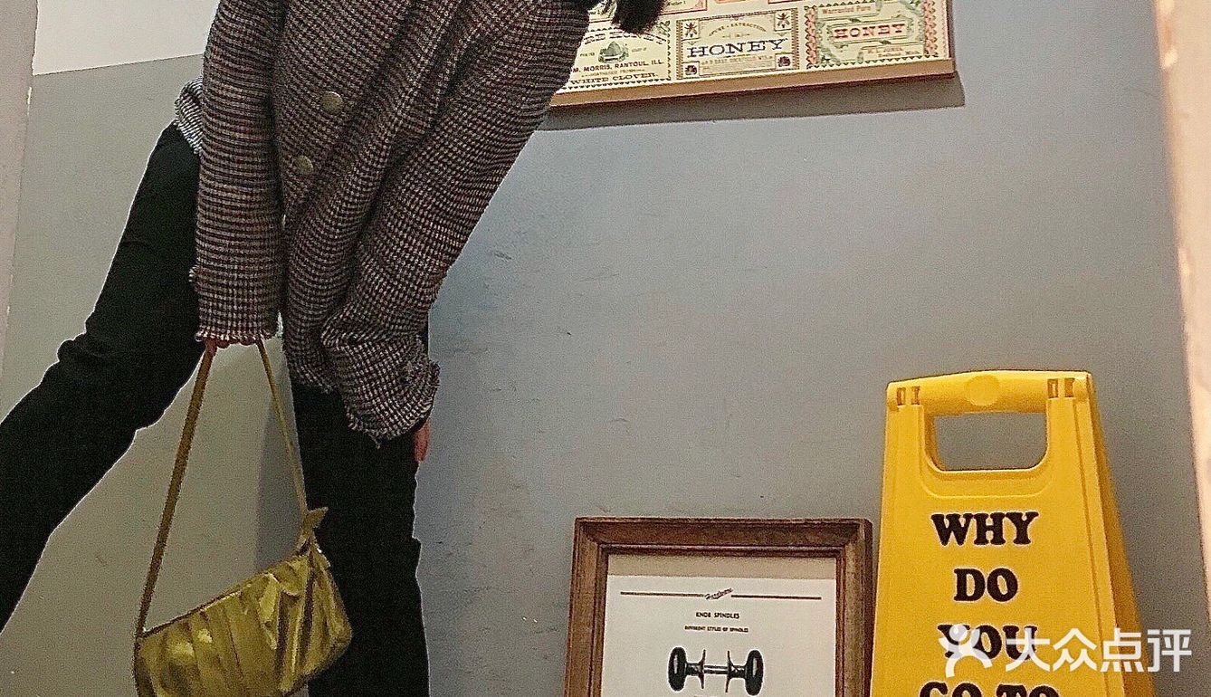 价格一两百的买手店真滴也是非常难找..[胜利]