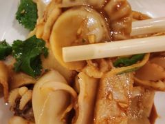 捞汁海鲜-广州万富希尔顿酒店·感趣自助餐厅·金秋蟹宴生蚝海鲜刺身