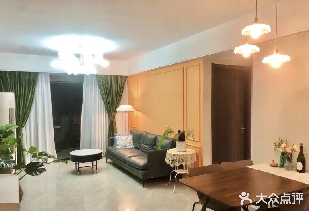 这样常见的两室户型还带阳台花园,真的很不错,准备入住了