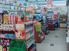 零售区-全家便利店(东直门店)