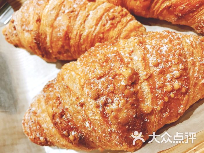 奶黄流心牛角包