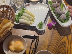 -老牌坊云南鱼豆花火锅(哈西万达店)