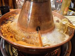 -果松木炭酸菜铜火锅·外婆参鸡汤