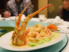 -深圳富苑皇冠假日套房酒店