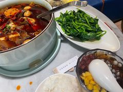 -渝信川菜 · 川味家常菜(财富购物中心店)