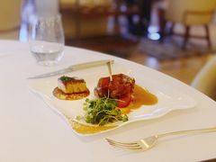 碳烤乳鸽，甜豆，旱金莲醋汁-Jean Georges