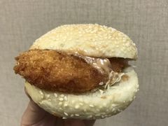 虾排小汉堡面包-巴黎贝甜(大宁国际商业广场店)