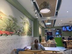 大堂-丽丽三鲜螺蛳粉(田林路店)