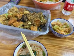 -二钢串叔麻辣烫(华龙大厦店)