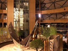 -上海滴水湖皇冠假日酒店