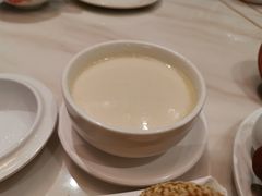 特点的杏仁茶-稻香酒家·33年老字号·港式粤菜(富邦中心店)