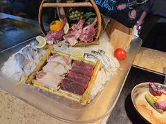 -大中华希尔顿酒店-念自助餐·嗨啤·小龙虾