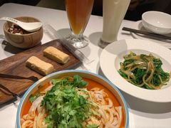 石河子凉皮-西域阿里马新疆菜·清真(桂花路店)