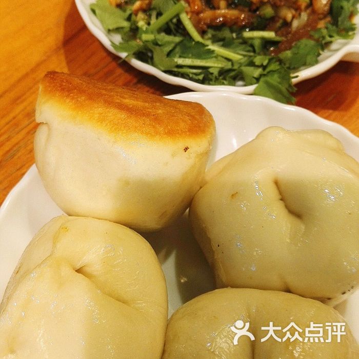 小白小黑锅饺店
