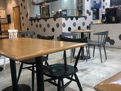 大堂-HELLO 27 意面·沙拉·帕尼尼