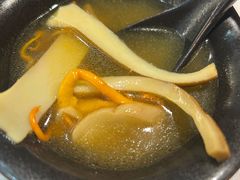 土鸡菌汤锅-芸山季·云南山珍菌火锅(人民广场来福士店)